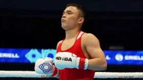 Сырымбетов нокаутировал соперника и вышел в полуфинал чемпионата РК по боксу (видео)