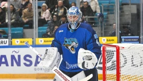 Вратарь Барыса примет участие в Матче всех звезд КХЛ