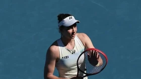 Рыбакина вышла в 1/8 финала АО