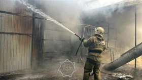 В Алматинской области загорелся теннисный клуб