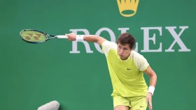 Бейбит Жукаев стартовал с победы на турнире в Сан-Луисе