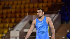 Сыздыков вышел в полуфинал отборочного турнира по греко-римской борьбе