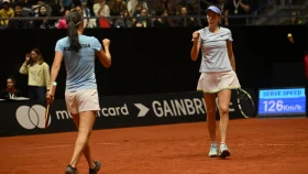 Анна Данилина и Жибек Куламбаева вывели Казахстан вперед в матче с Канадой