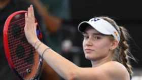 Елена Рыбакина стартовала с победы в Аделаиде