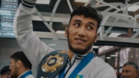 Ризабек Айтмұханға бір үйір жылқы сыйлады