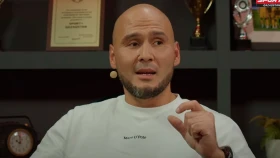 Нұрбек Қарабала қазақстандық жауынгерлердің ішінде кімге ашулы болғаны туралы айтты