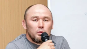 Еркін күрестен ұлттық құрама бас бапкері Мадияр Құрамысов Бішкекте өнер көрсеткен балуандарға баға берді