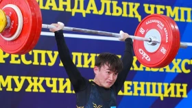 Чемпионат Казахстана по тяжелой атлетике стартовал с рекорда