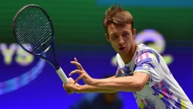 Ломакин Қытайдағы турнирді сәтсіз бастады