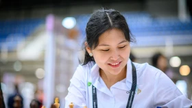 Бибисара Асаубаева обыграла сильнейшую шахматистку Франции и вывела Казахстан в лидеры Всемирной Олимпиады