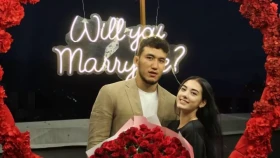 20-летний чемпион мира Ризабек Айтмухан сделал предложение своей возлюбленной (видео)