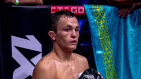 Бекзат Алмахан – боец года в лиге OCTAGON