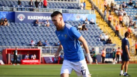 Айымбетов осы маусымда алғаш рет «Адана Демирспор» сапында негізгі құрамда шықты