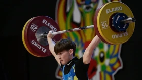Казахстанец выиграл золото Чемпионата мира по тяжелой атлетике