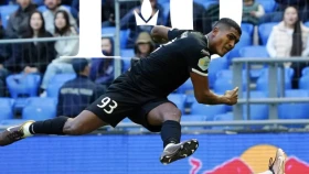 «Женис» одержал первую победу в чемпионате (видео)