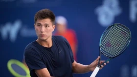 Бейбит Жукаев обыграл американца и вышел в 1/8 финала турнира в Великобритании