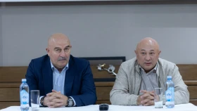 Адлет Барменкулов: Черчесов пока не просил никаких соперников