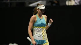 Рыбакина стартовала Билли Джин Кинг