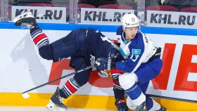 «Барыс» крупно уступил «Металлургу»