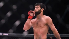 Экс-соперник Хамитова победно дебютировал в PFL (видео)