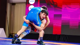 Трое казахстанских борцов вышли в финал чемпионата Азии U20 по вольной борьбе