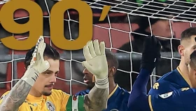 АЗ дома проиграл аутсайдеру лиги (видео)