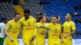 «Астана» кейінге шегерілген Қазақстан чемпионатының матчында «Қайсарды» ойсырата жеңді (видео)