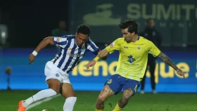 Мықты қорғанысы бар көшбасшы орта деңгейдегі командаға қарсы: «Порту» — «Арока» матчының трансляциясы