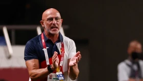 С тренером-победителем чемпионата Европы по футболу до сих пор не продлили контракт