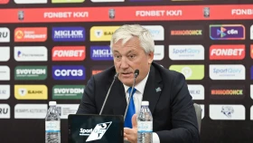 «Барыс» бас бапкерге қатысты сұрақтарға жауап берді