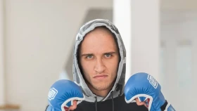 Валерий Гусаров NAIZA белдігі үшін октагонға шығады: Мақсатым — чемпион болу