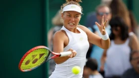 Омарханов и Жиенбаева на пути в четвертьфинал турнира в Астане. Где и во сколько смотреть матчи Жиенбаевой и Омарханова