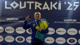 Айдар Махметов выиграл золото чемпионата мира по грепплингу