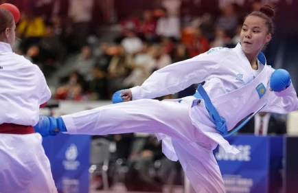 Айару Калысбек завоевала бронзу чемпионата мира по каратэ среди кадетов