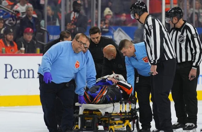 Төрешіні ойыншымен соқтығысқаннан кейін ауруханаға жеткізді