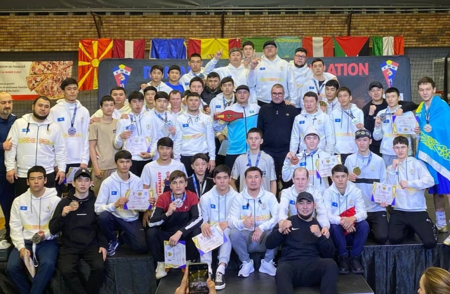 Жасөспірім боксшылар Румынияда топ жарды