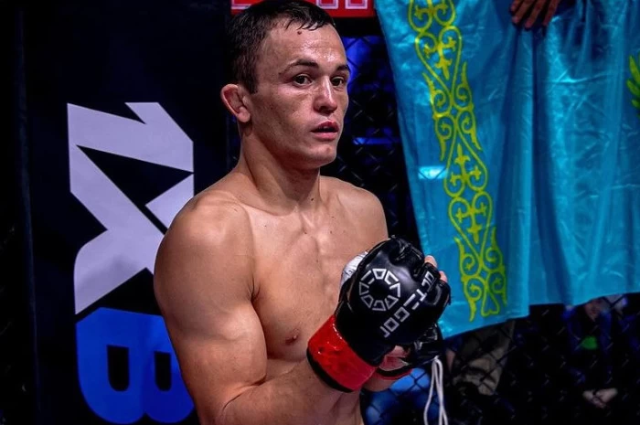 Еще один казахстанский боец подписал контракт с UFC