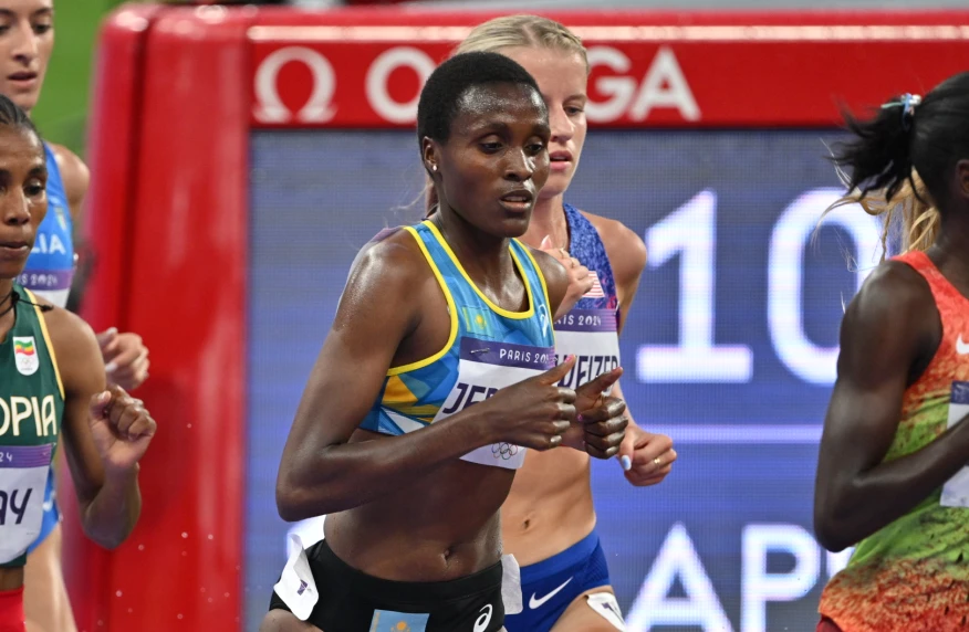 Джемпекей жарыс жолынан шықты