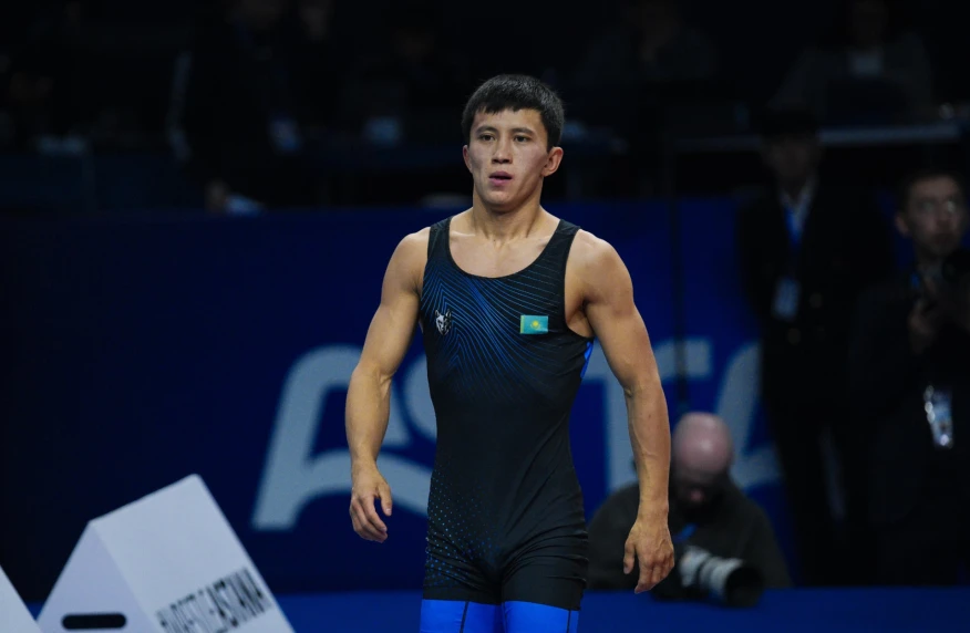 Курбаев вышел в полуфинал чемпионата мира