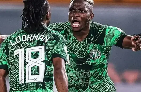 Дубль Осимхена помог Нигерии выйти в четвертьфинал Кубка Африки (видео)