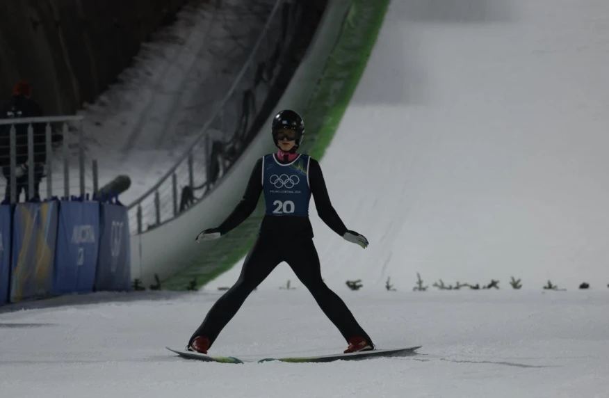 Илья Мизерных шаңғымен тұғырдан секіруден жасөспірімдер арасындағы әлем чемпионатында үздік ондыққа енді