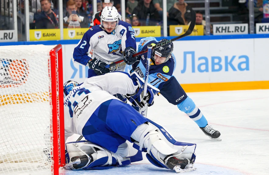 Барыс завершил сезон поражением в Новосибирске