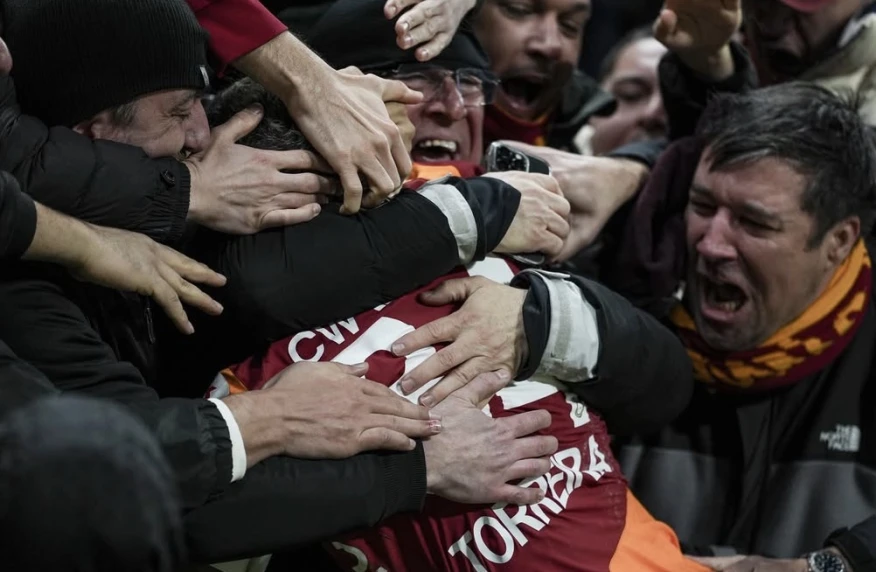 «Галатасарай» одержал уверенную победу и остался лидером (видео)