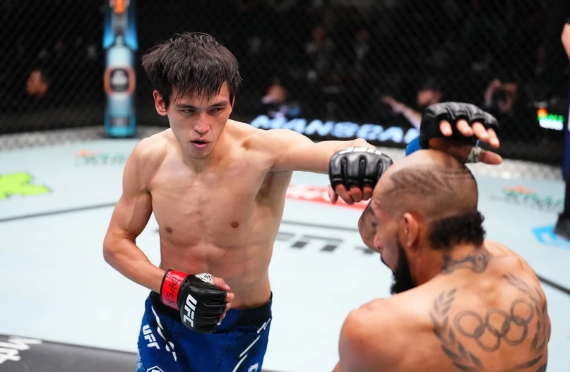 Азат Максум о первом поражении в UFC: Прошу прощения