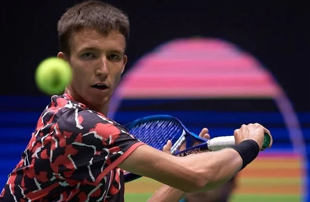 Ломакин вышел в четвертьфинал Челленджера в Австралии