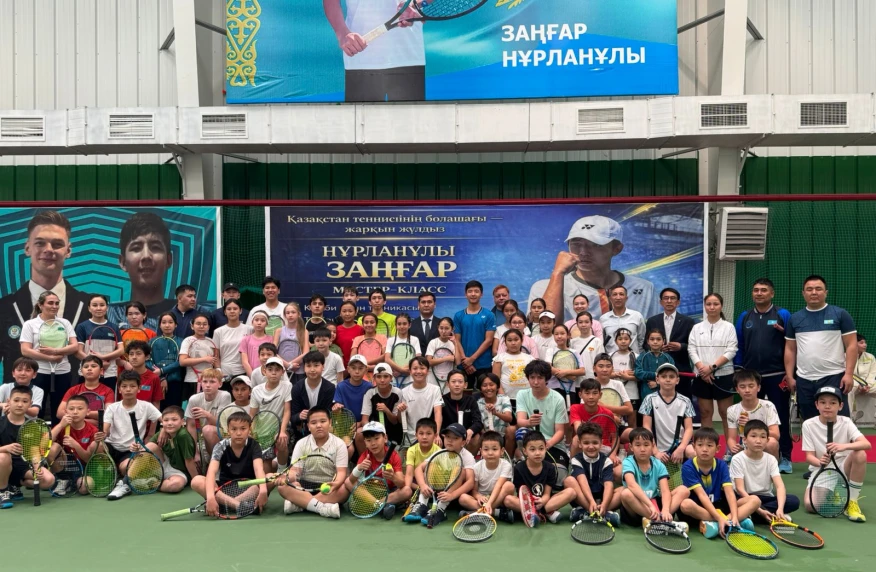 Зангар Нурланулы передал знания подрастающему поколению в Туркестане