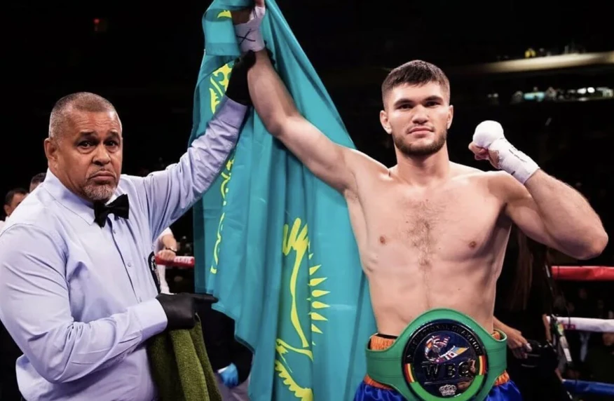 Қазақстандық Әли Ахмедов 40 жастағы боксшыны нокаутпен жеңді