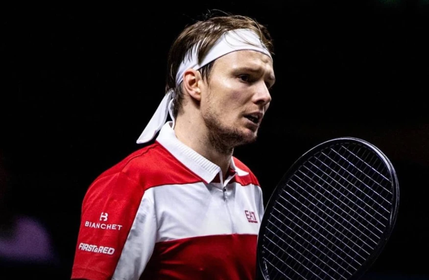 Бублик не сумел выйти в финал турнира в Роттердаме