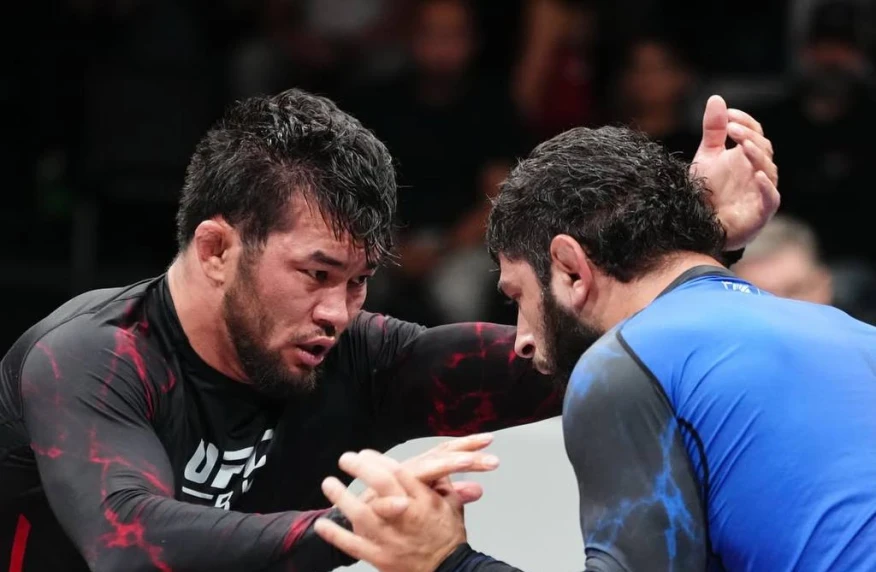 Азамат Бақытов UFC-де дебют жасады