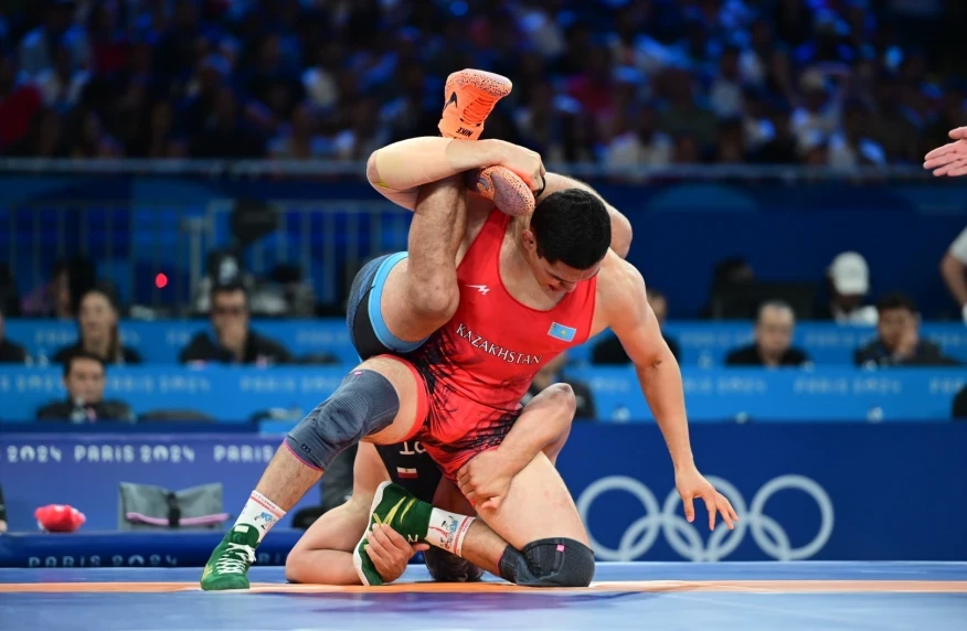 «Классиктер» медаль үшін жарыс жолында: күрестен Қазақстан чемпионатының тікелей эфирі